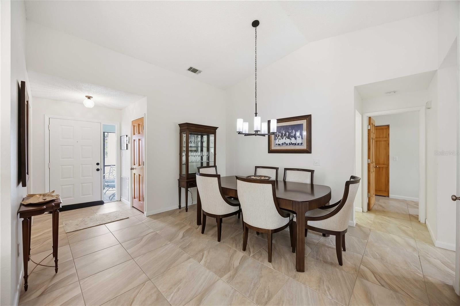 306 PERSIMMON STREET 208
