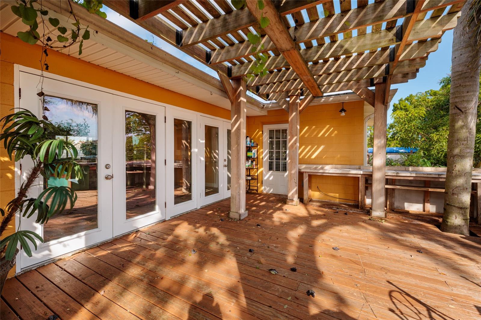 SUN PLAZA ISLES - Residential