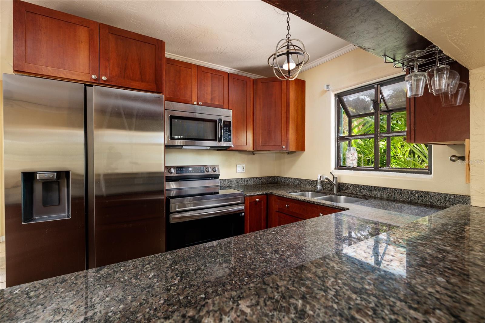 SUN PLAZA ISLES - Residential