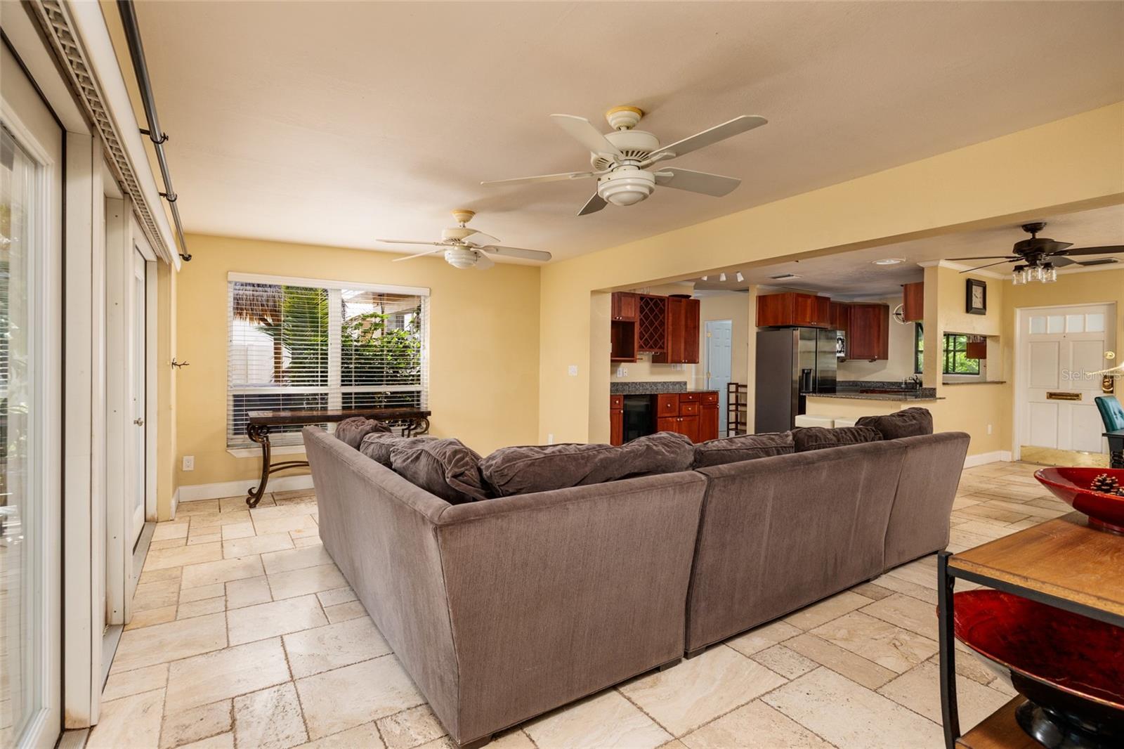 SUN PLAZA ISLES - Residential