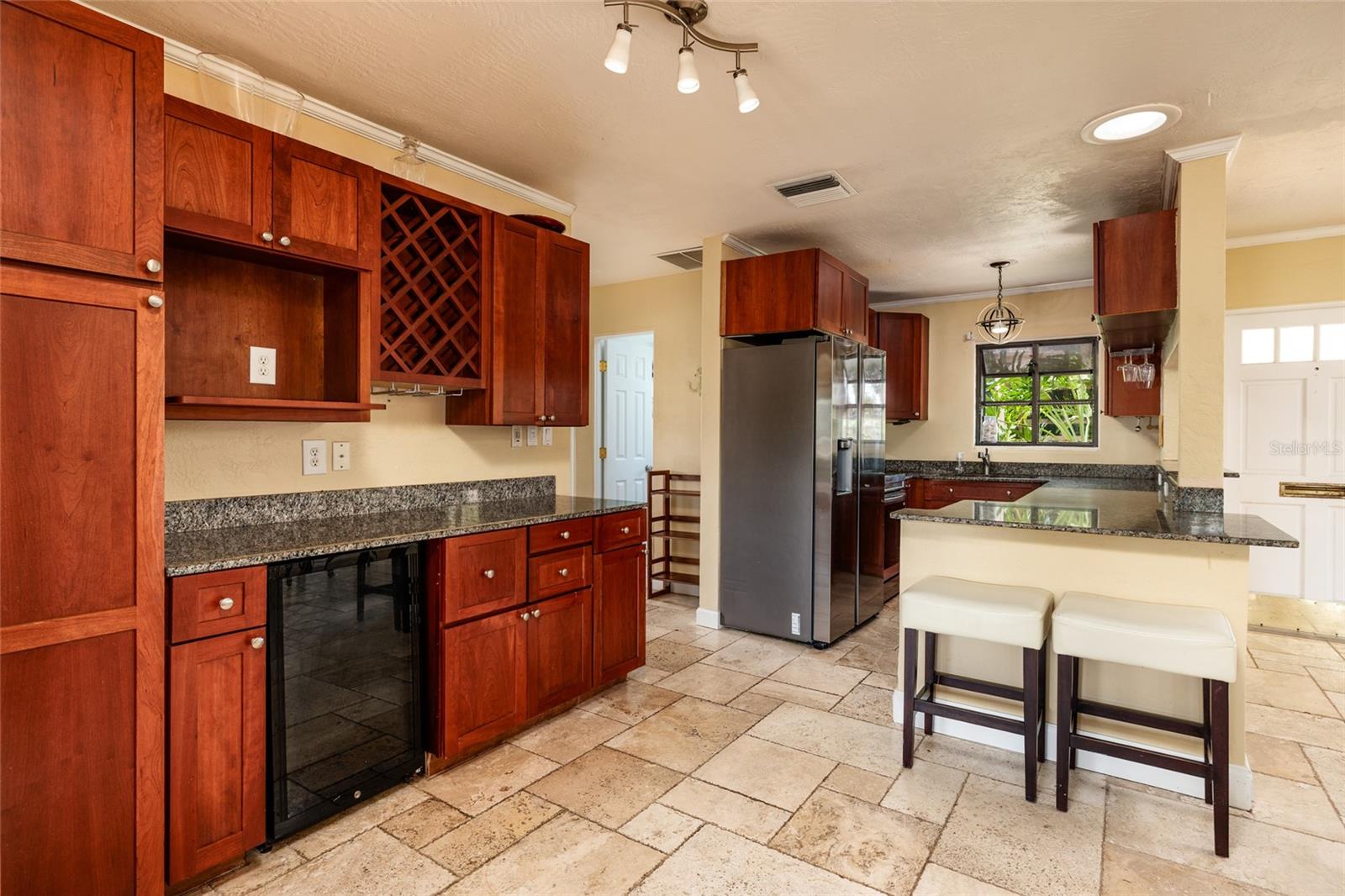 SUN PLAZA ISLES - Residential