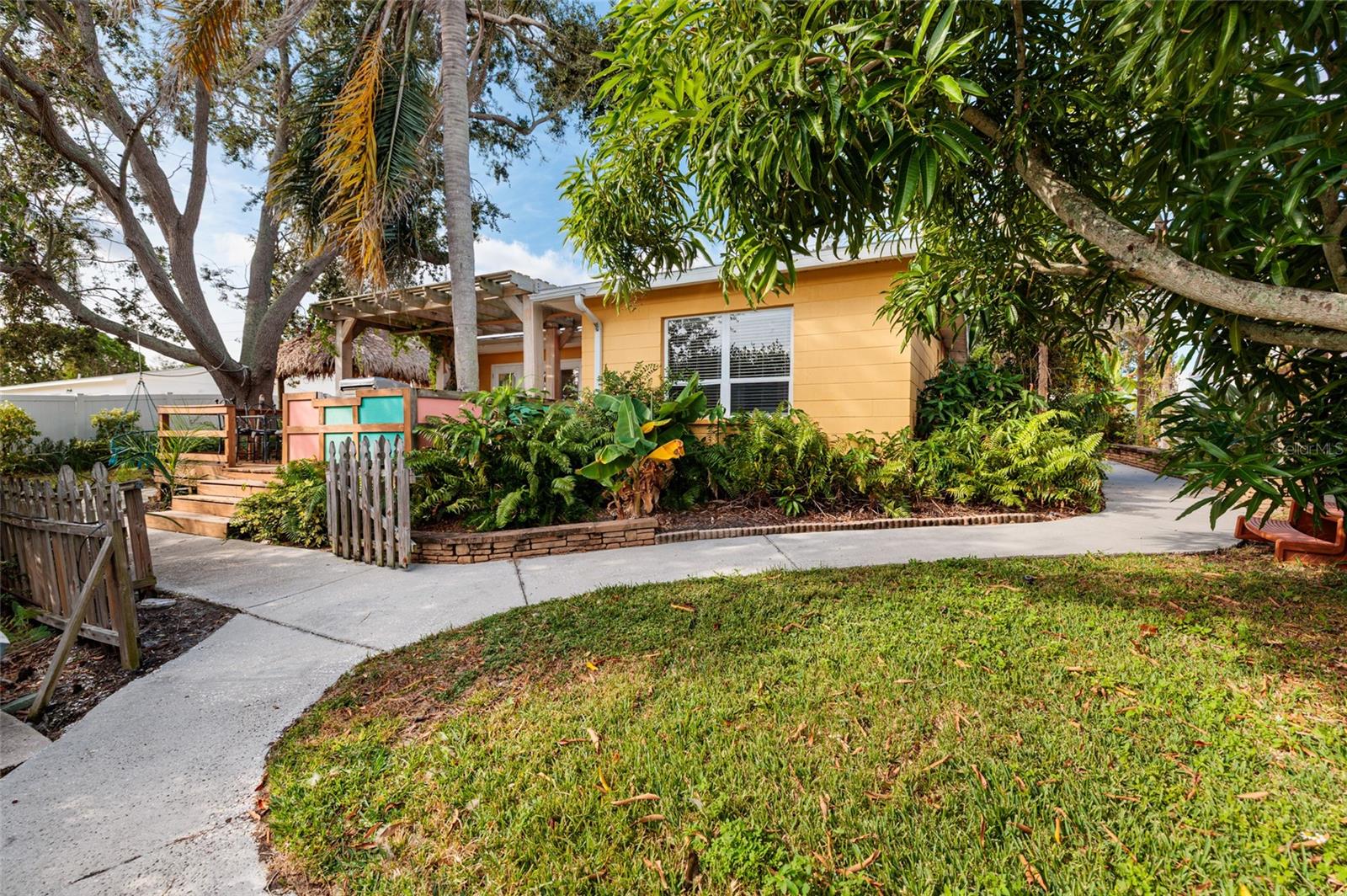 SUN PLAZA ISLES - Residential