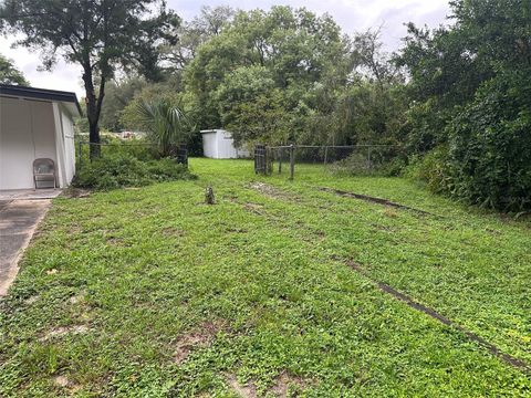 A home in DELAND