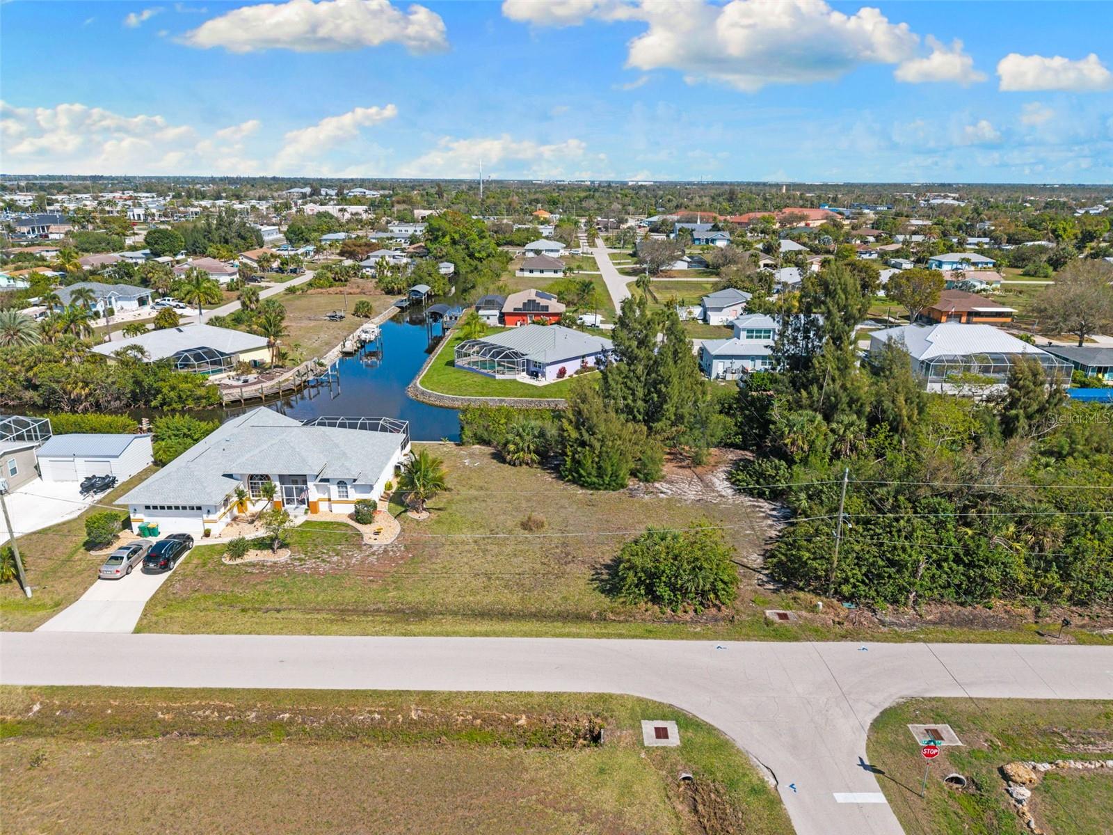 CHARLOTTE PARK - Land