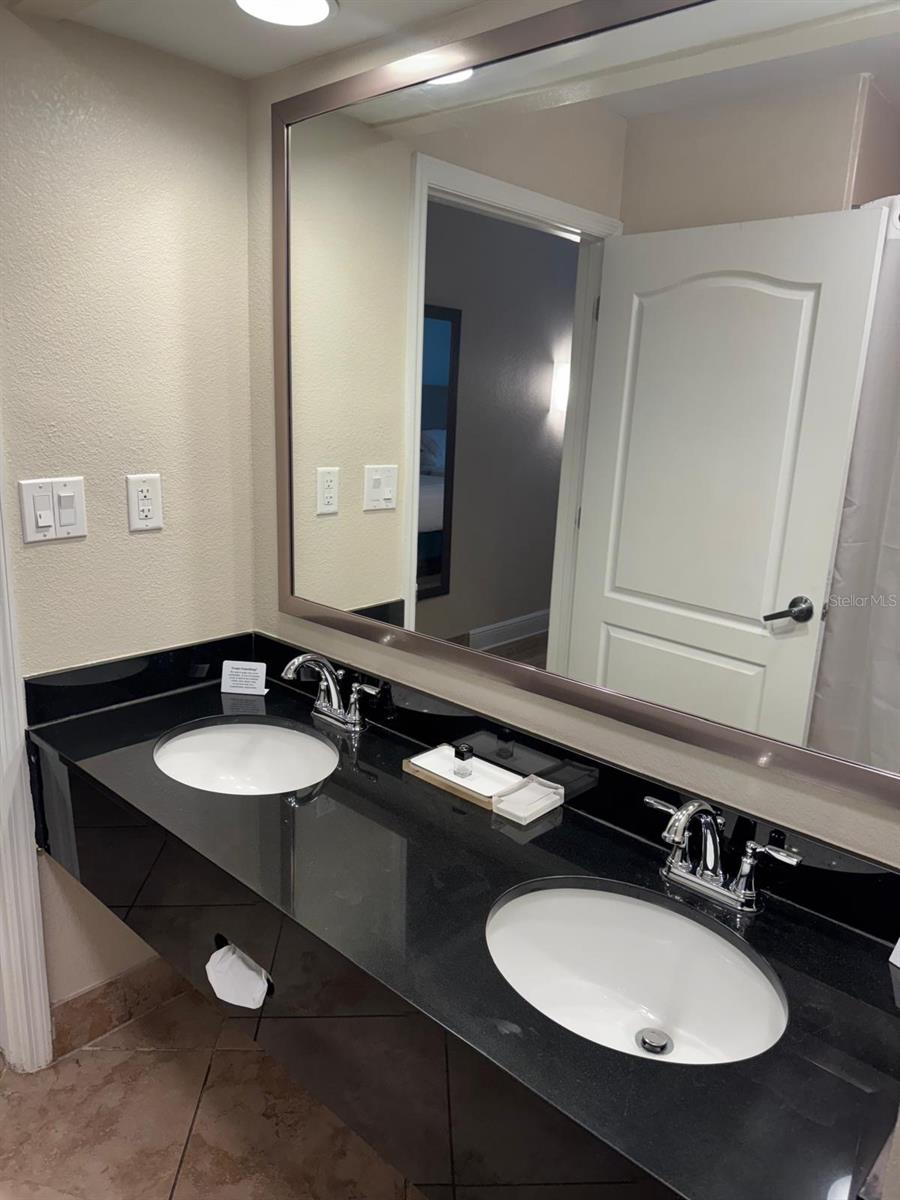 MERIDIAN PALMS COMMERCIAL CONDO CB 10 PG 190-200 - Residential