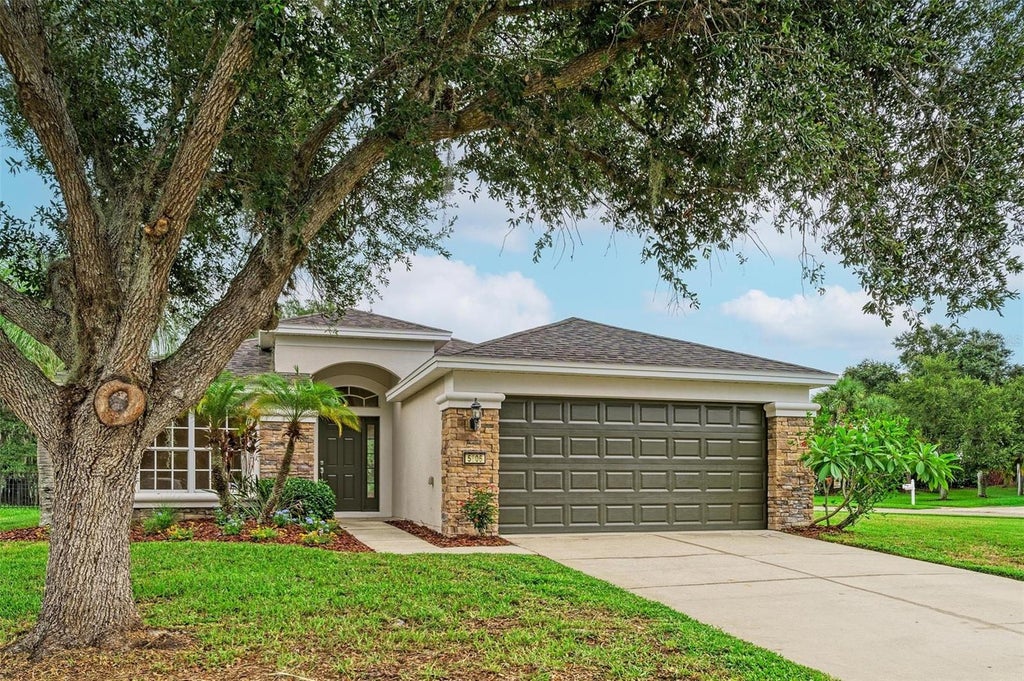 Photo of 5806 100th Avenue E, Parrish, FL 34219 (MLS # A4699597)