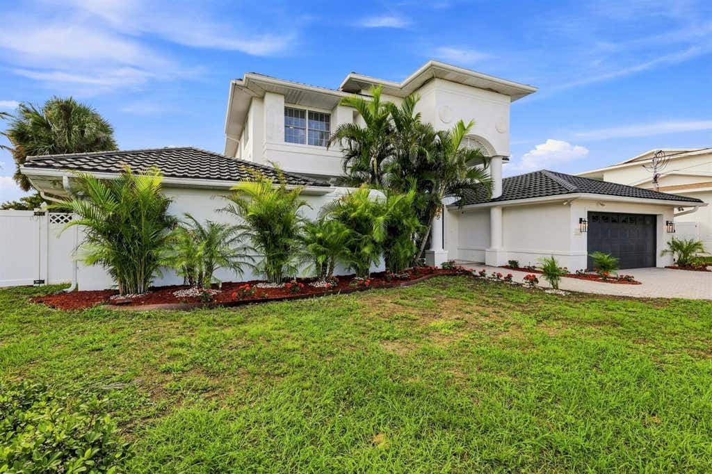 Photo of 461 Palm Island NE, Clearwater Beach, FL 33767 (MLS # TB8537798)