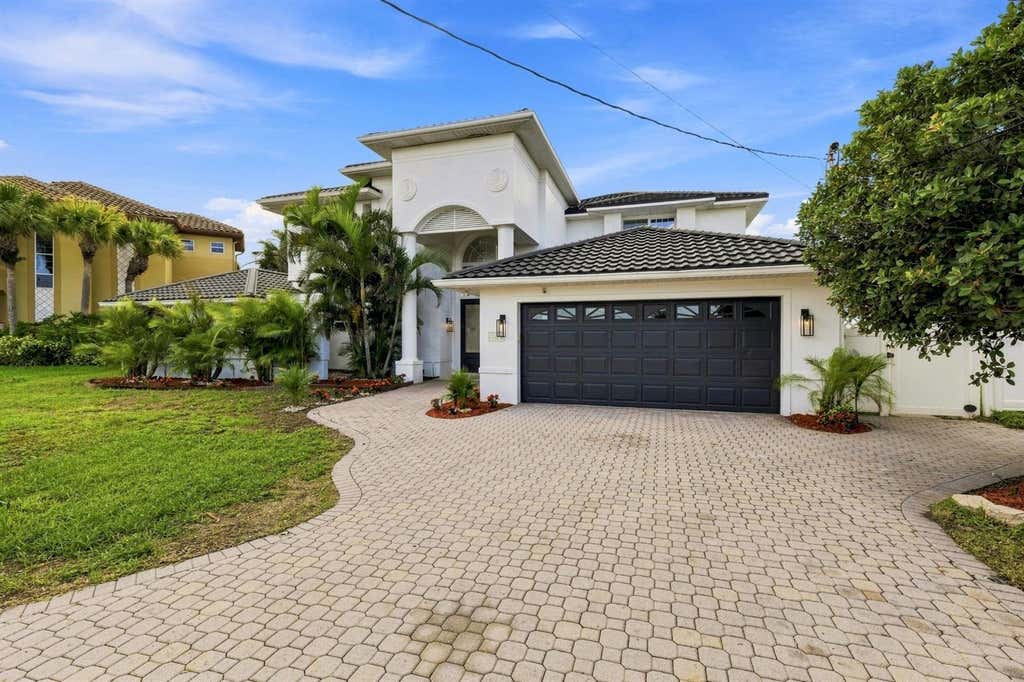 Photo of 461 Palm Island NE, Clearwater Beach, FL 33767 (MLS # TB8537798)