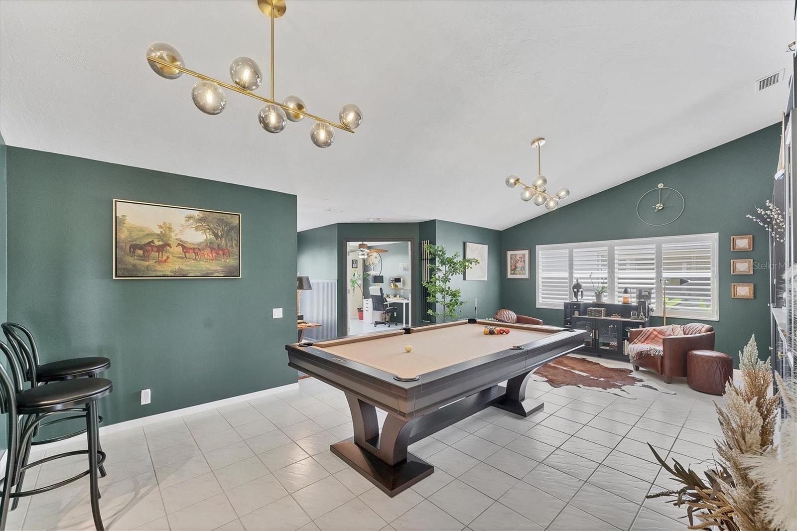 CRESTWOOD VILLAGE OF SARA 4 & 5 - Residential