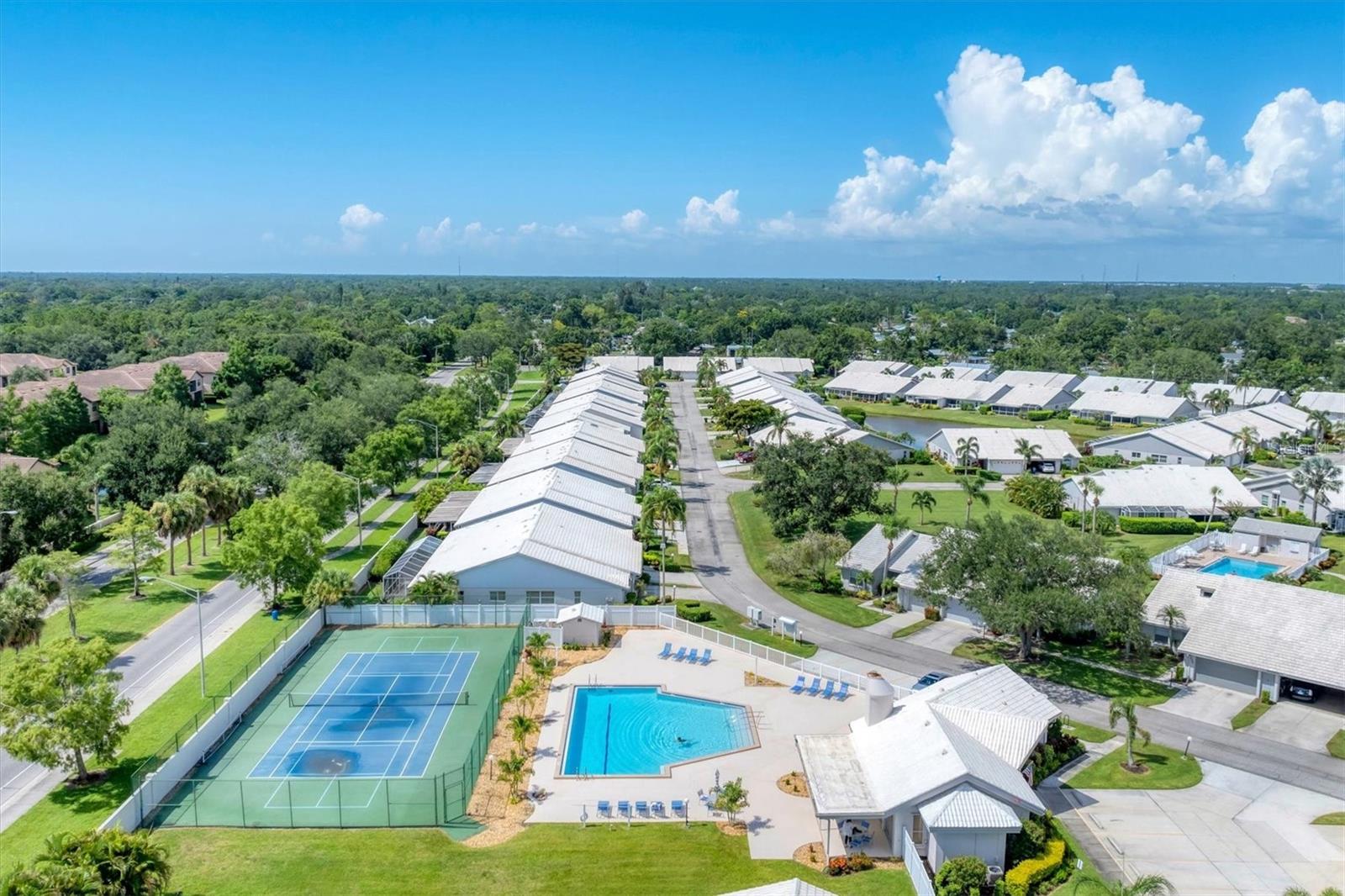 CRESTWOOD VILLAGE OF SARA 4 & 5 - Residential