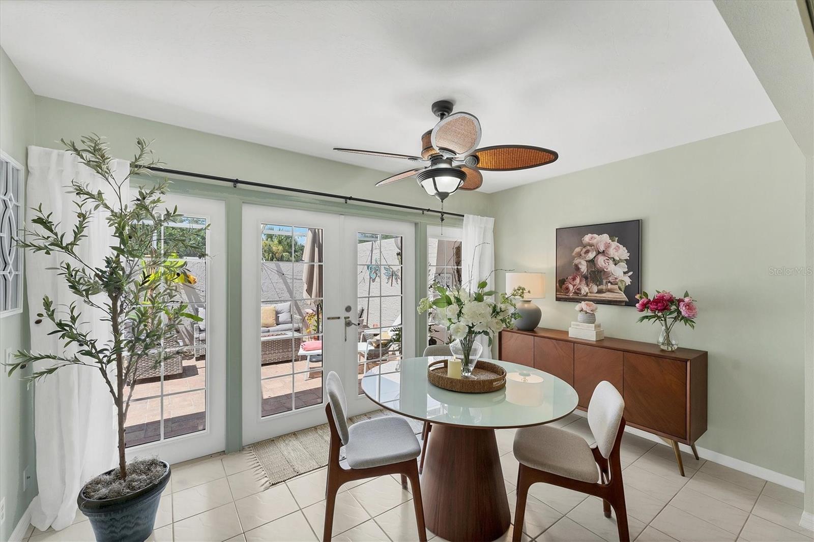 CRESTWOOD VILLAGE OF SARA 4 & 5 - Residential