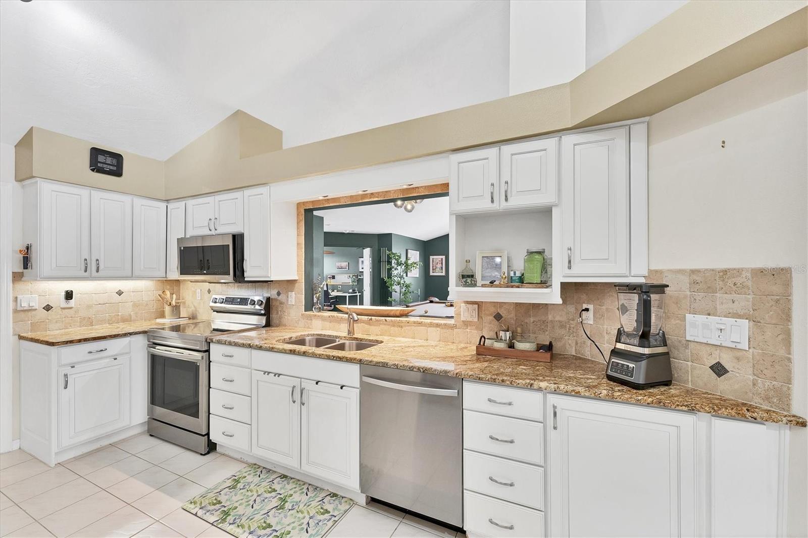 CRESTWOOD VILLAGE OF SARA 4 & 5 - Residential