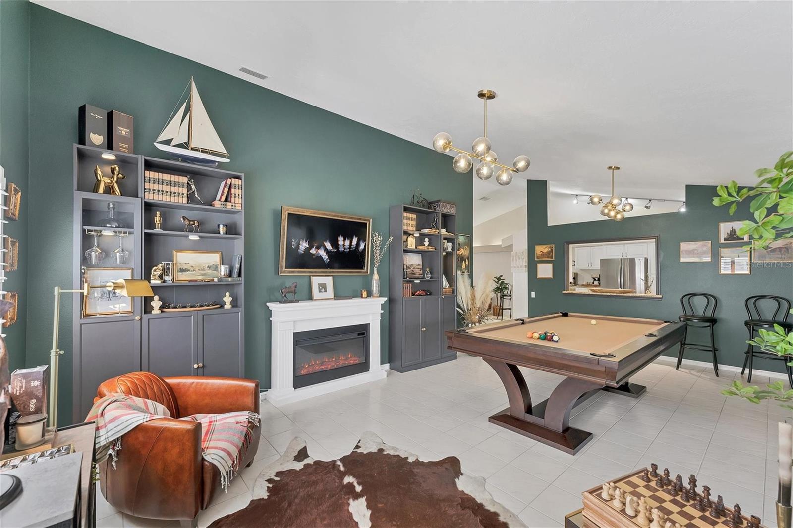 CRESTWOOD VILLAGE OF SARA 4 & 5 - Residential