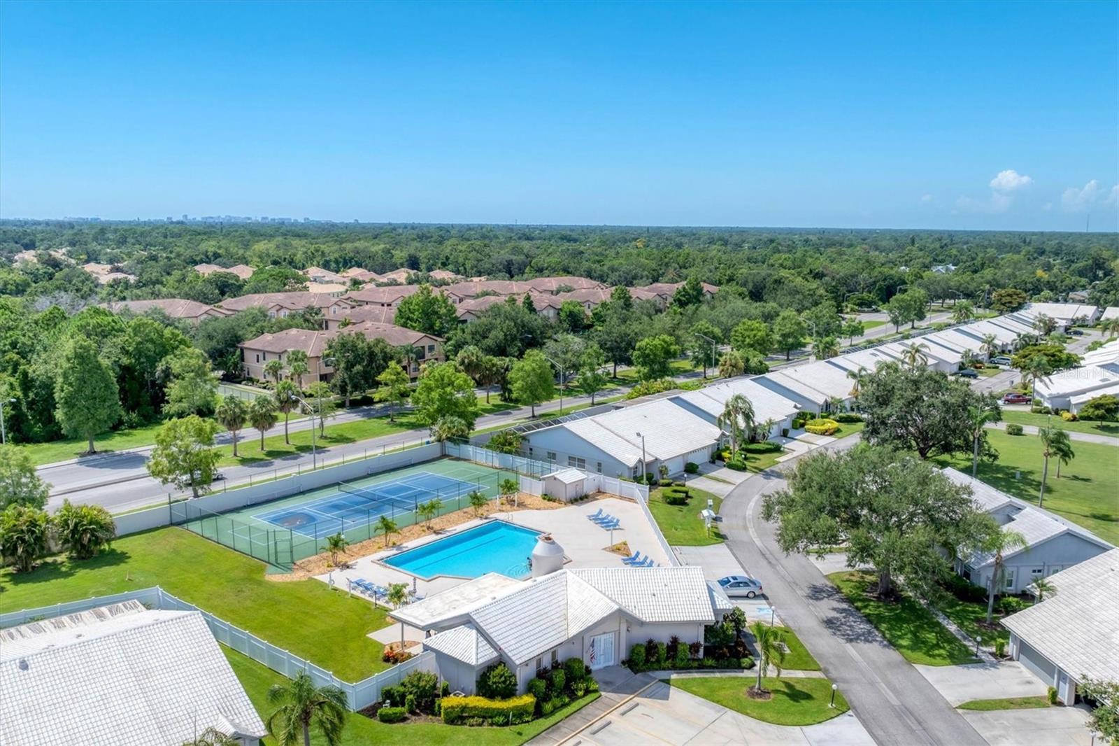 CRESTWOOD VILLAGE OF SARA 4 & 5 - Residential