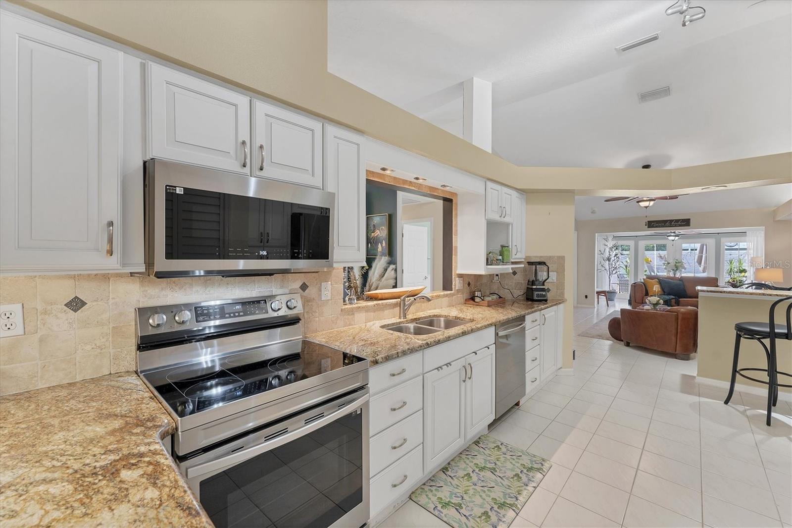 CRESTWOOD VILLAGE OF SARA 4 & 5 - Residential