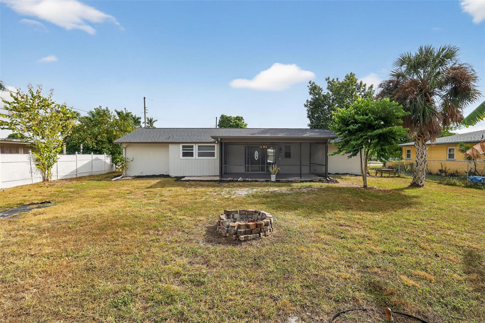 FT MYERS VILLAS - Residential