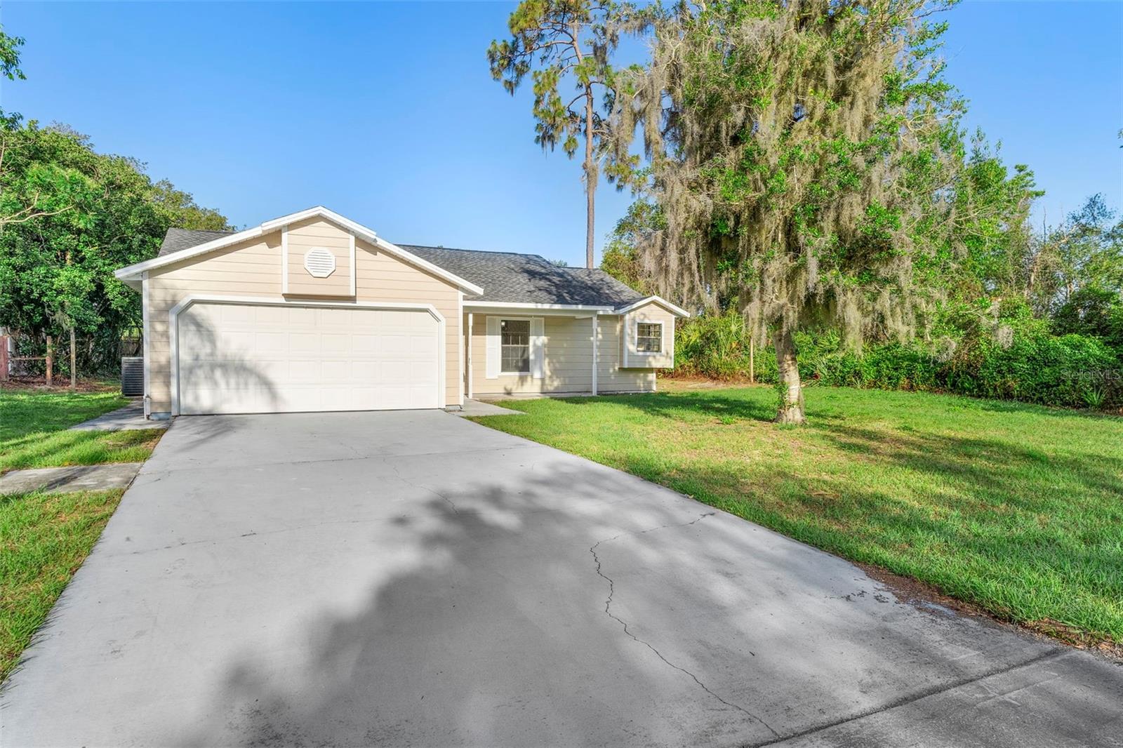 1550 MAXWELL LANE