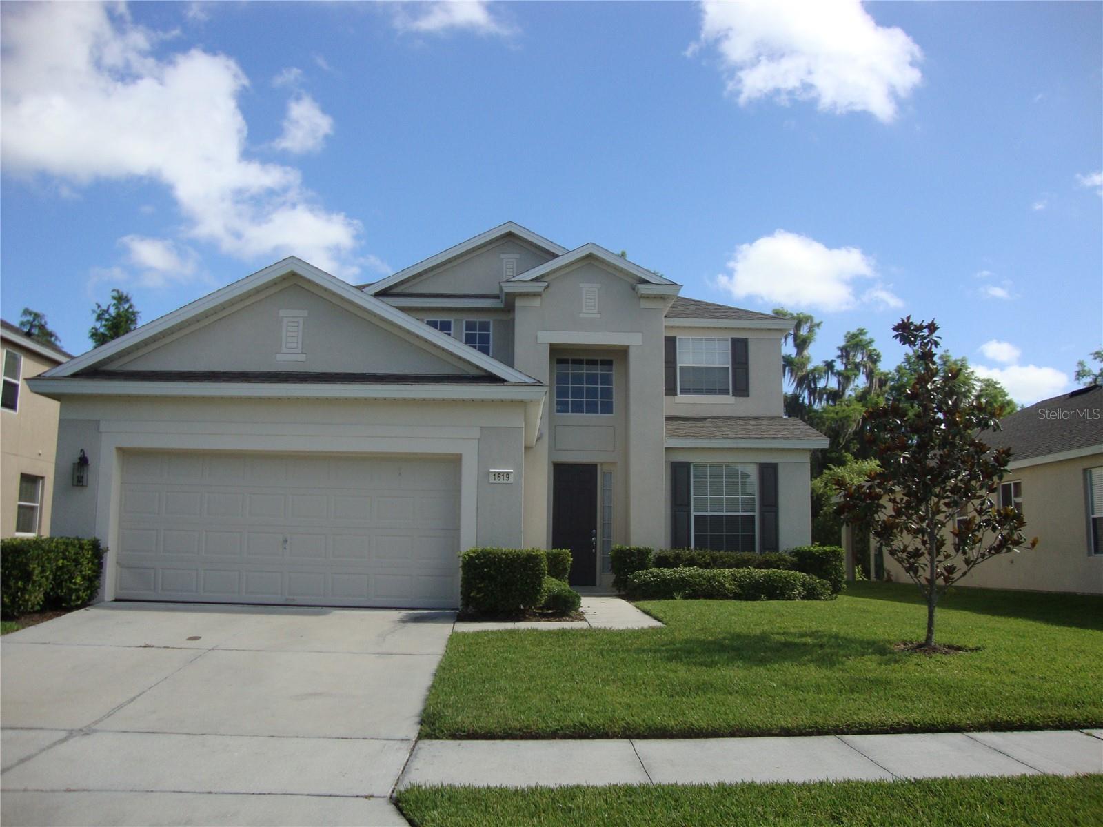 Available now! Located in the desirable guard gated community of Spring Isles in Avalon Park. This home features new carpet and laminate floors throughout. As well as fresh neutral paint and new stainless steel kitchen appliances. Off the entry is a formal dining or den space. As you walk through you enter the large family room with soaring two story ceilings. The kitchen features new appliances, ample counter and cabinet space and an eat in area with a large island over looking the family room. Step outside on to your coverage patio that runs the length of the house and backs a private conservation area. The primary suite is downstairs and features a separate shower and large soaking tub along with a walk in closet. Upstairs you will find a loft space as well as three additional bedrooms and a bathroom. **HOA requires approval. Cost of application is tenant's responsibility. *Ask us about our optional security deposit payment plan. RentSpree applications will not be accepted. Residents are enrolled in the Resident Benefits Package (RBP) for $39.95/month. More details upon application.