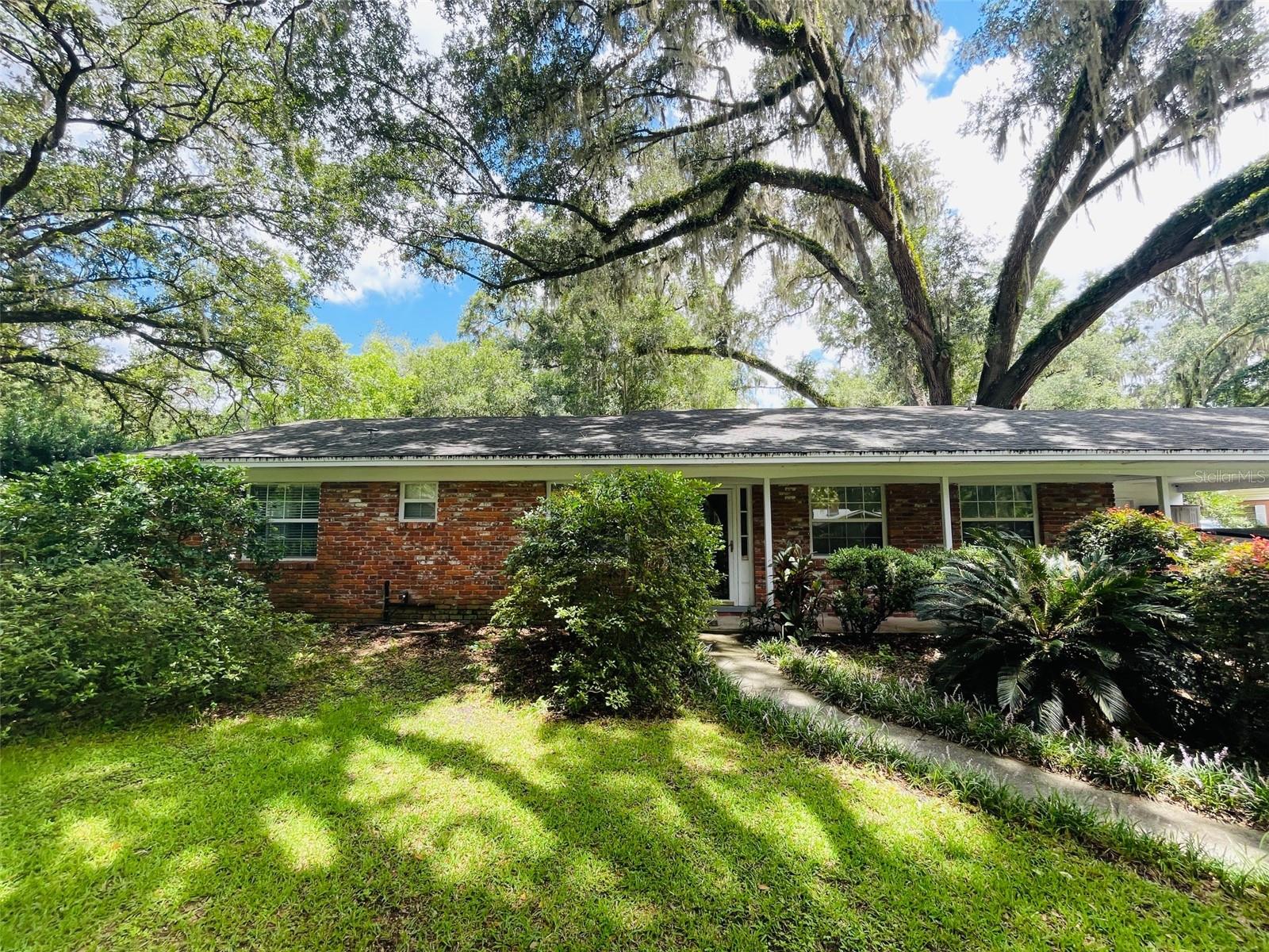 1820 SW 49TH PLACE
