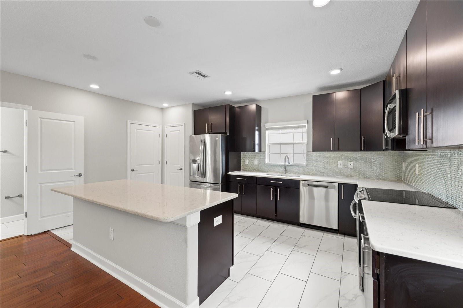 WEST END TWNHMS NORTH - Residential