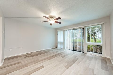 Condominium in ORLANDO FL 5089 EAGLESMERE DRIVE 12.jpg