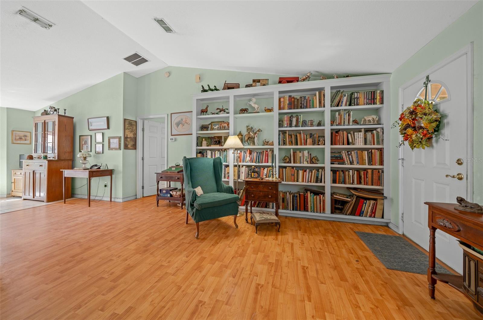 ROLLING RANCHETTES - Residential