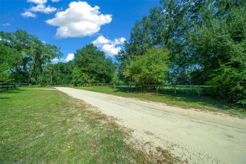 Tiny photo for 399 NE 155th Place, Citra, FL 32113 (MLS # OM712656)