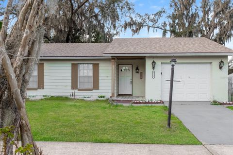 Photo of 8311 Esperanza Street, Orlando, FL 32817 (MLS # O6358409)