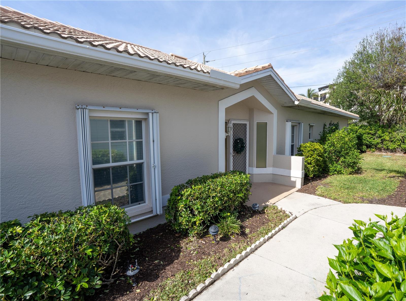 7057 LONE OAK BOULEVARD
