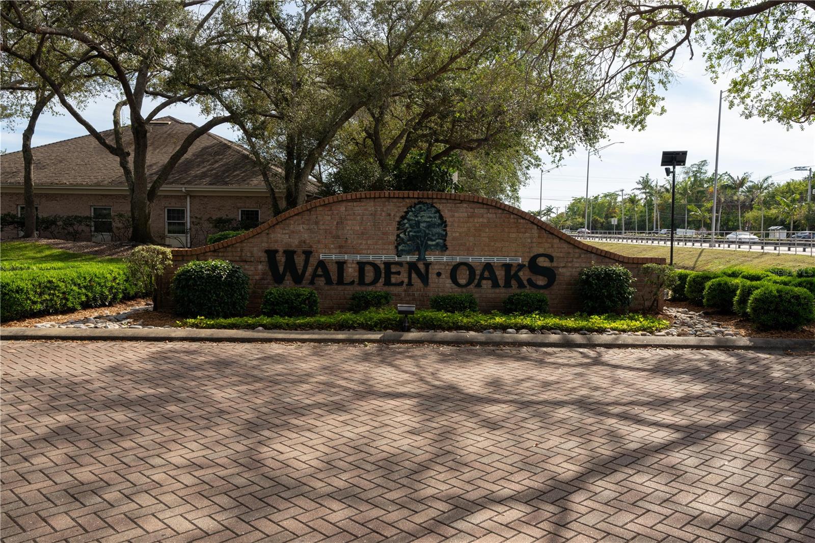 7057 LONE OAK BOULEVARD