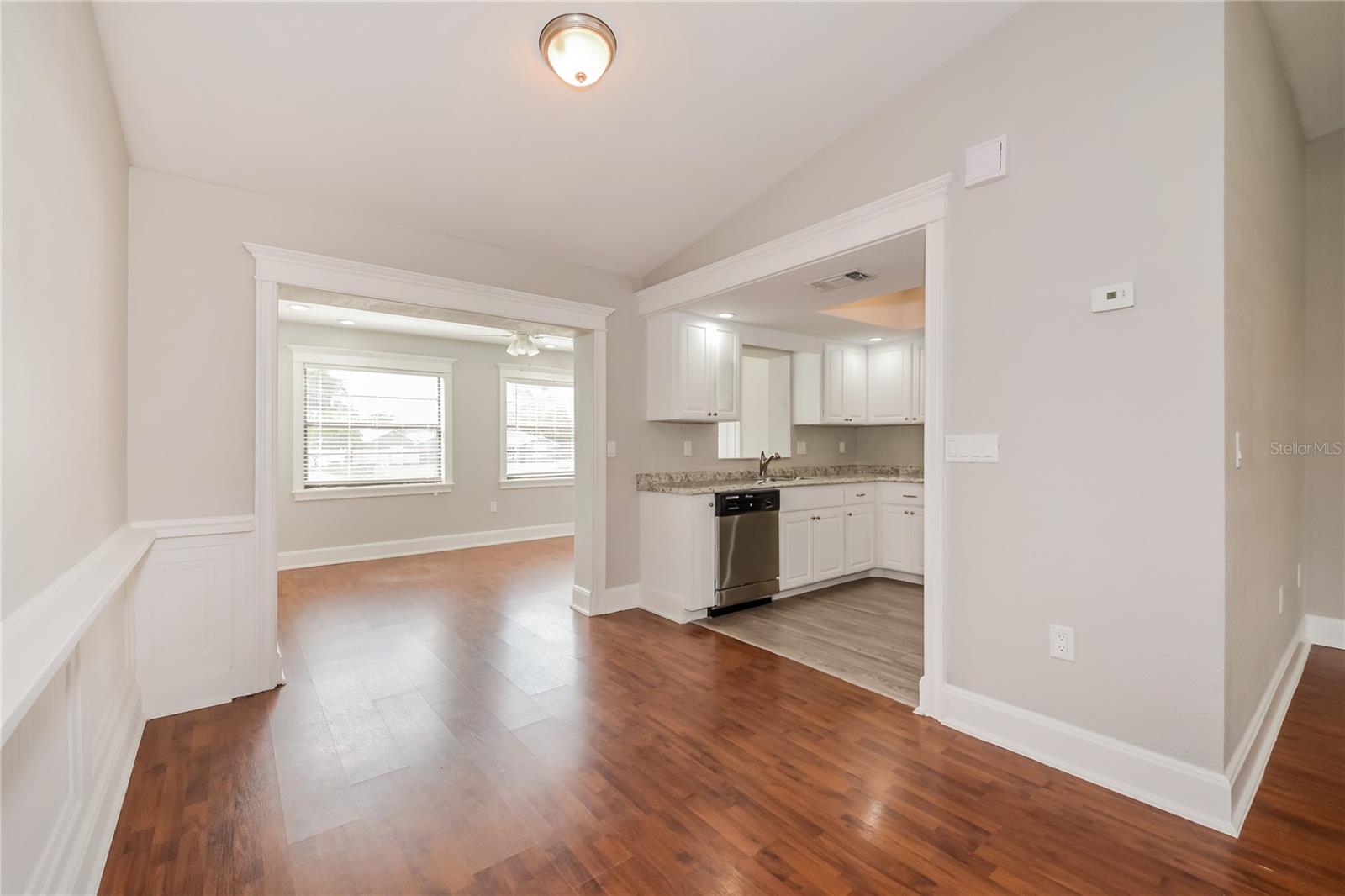 GROVES THE - Residential Lease