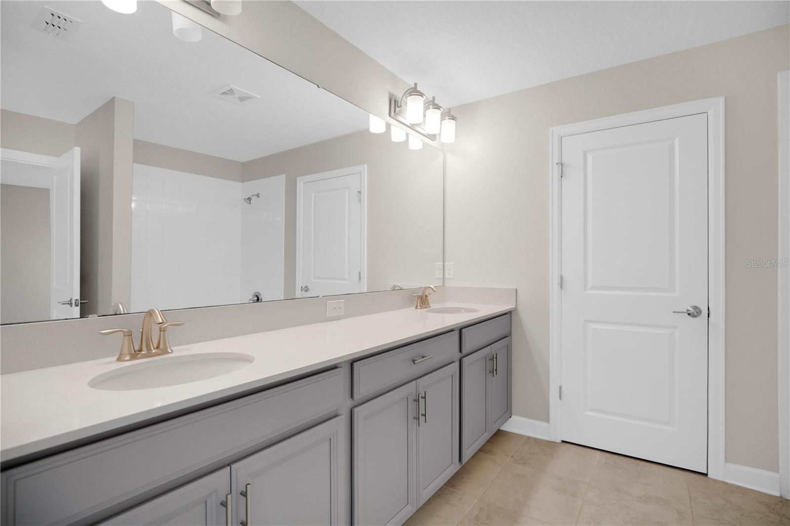 STOREY PK-PH 5 - Residential