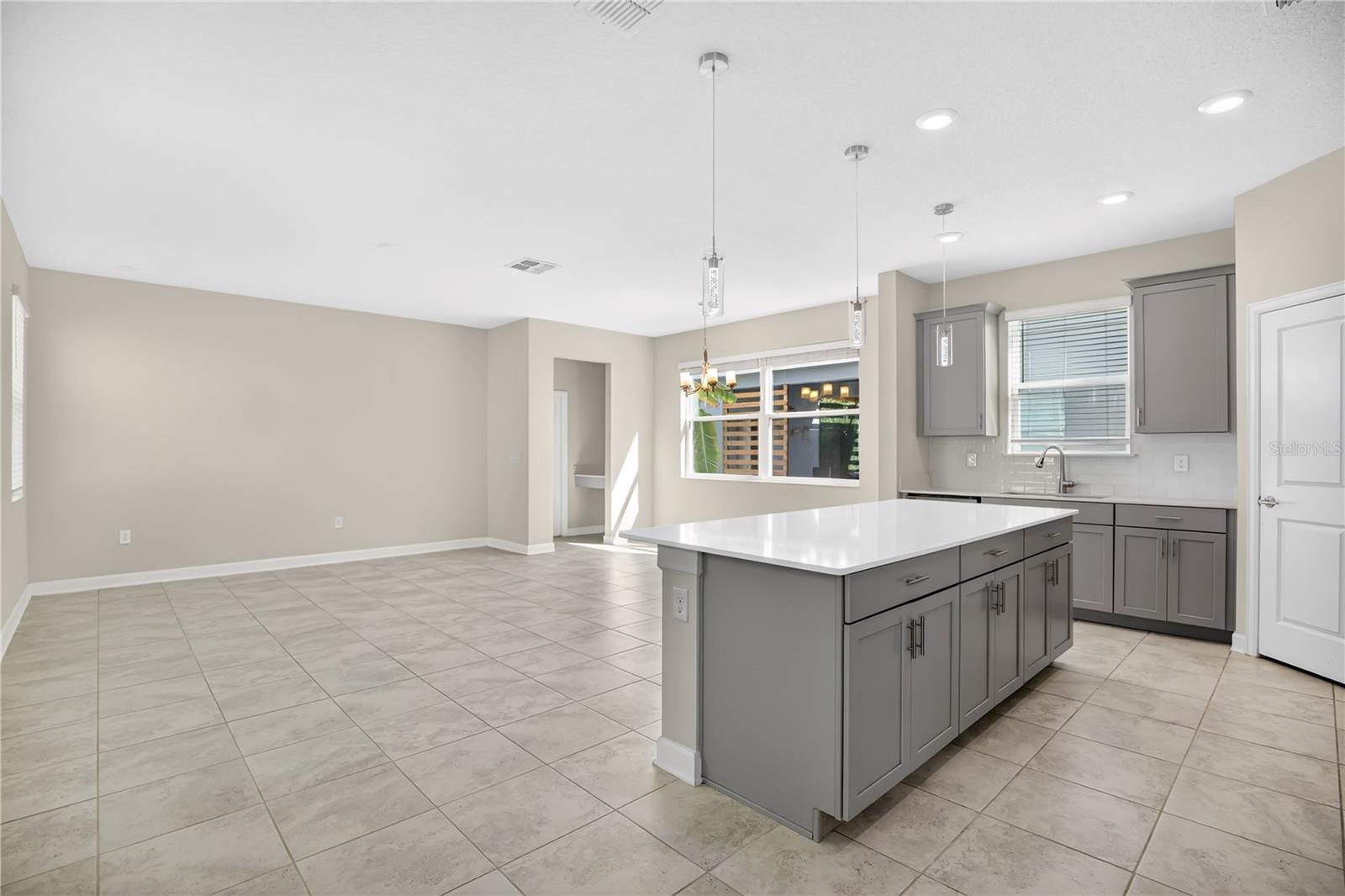 STOREY PK-PH 5 - Residential