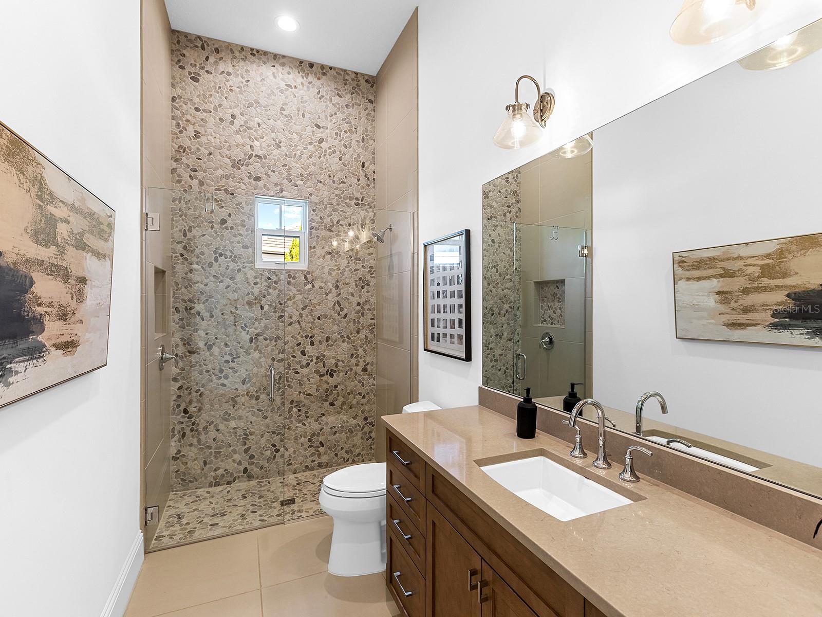 LAKE CLUB - Residential