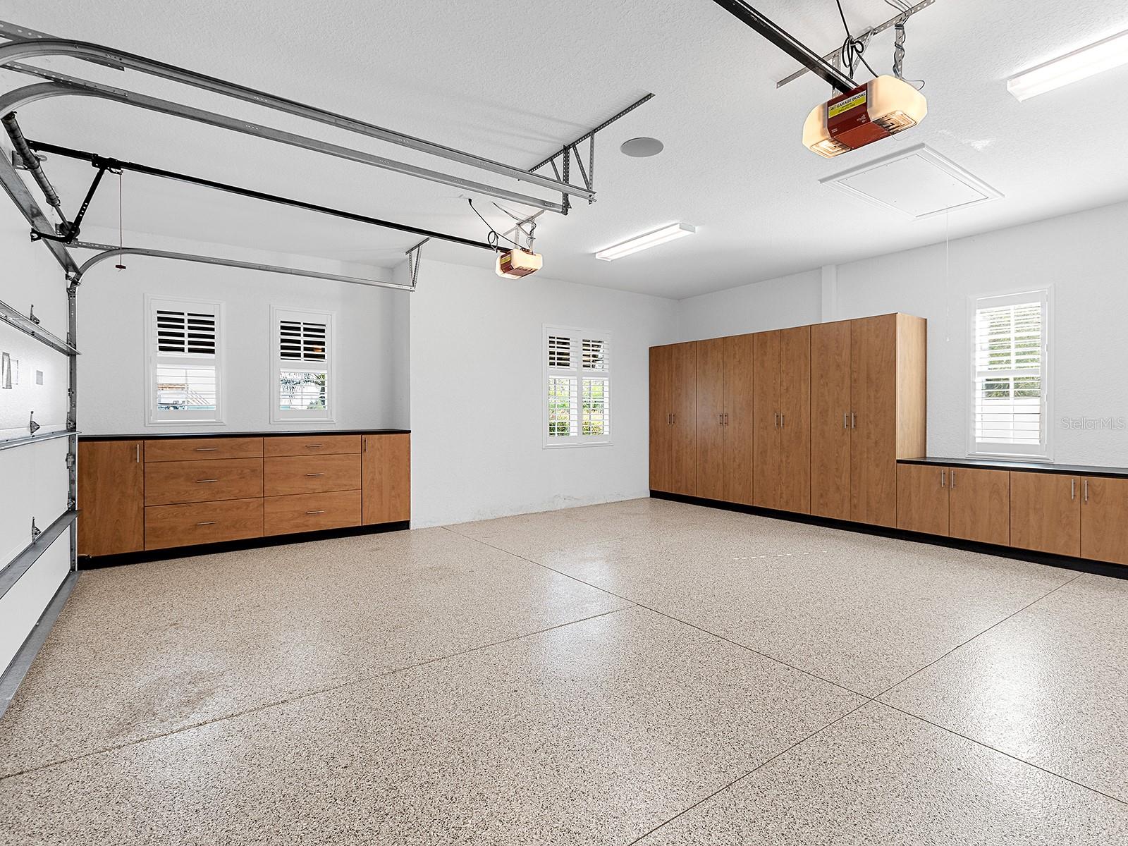 LAKE CLUB - Residential