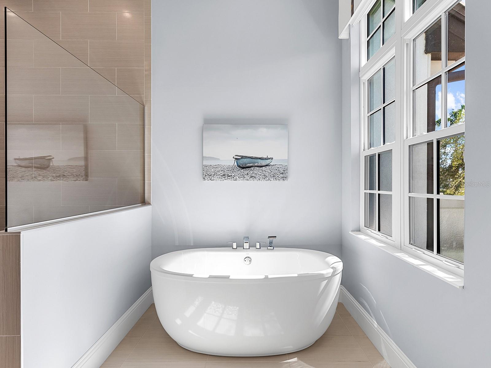 LAKE CLUB - Residential