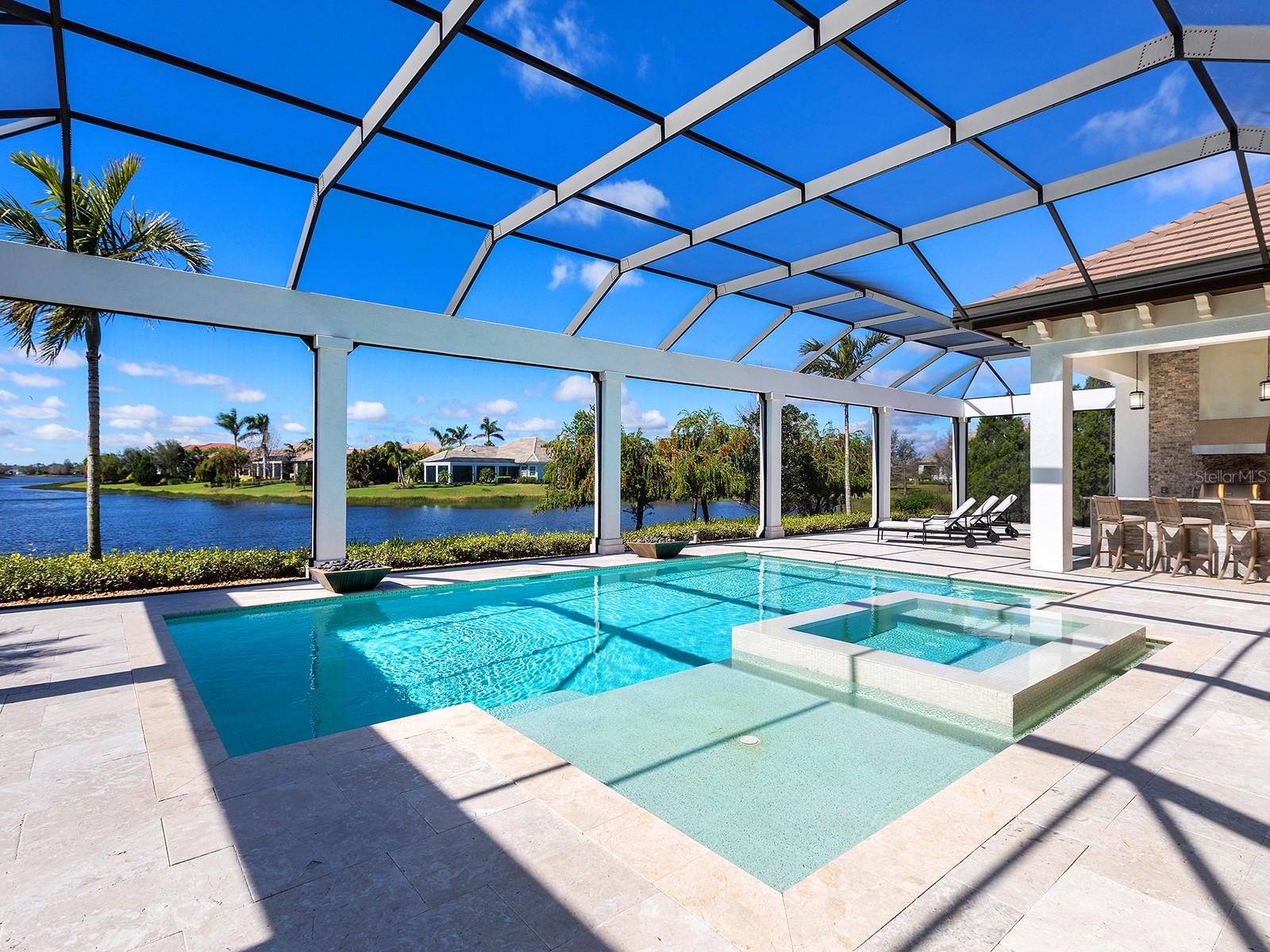 LAKE CLUB - Residential