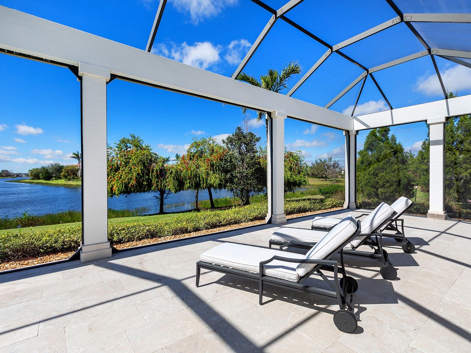 LAKE CLUB - Residential