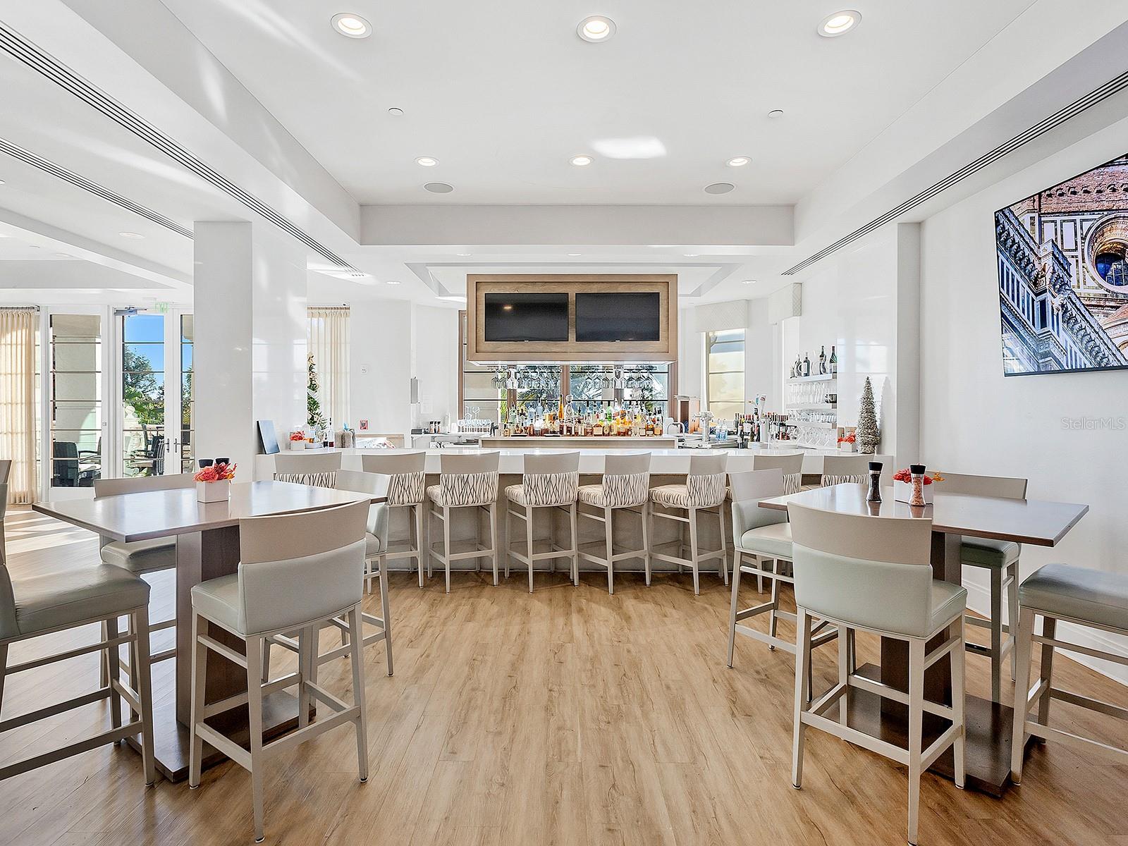 LAKE CLUB - Residential