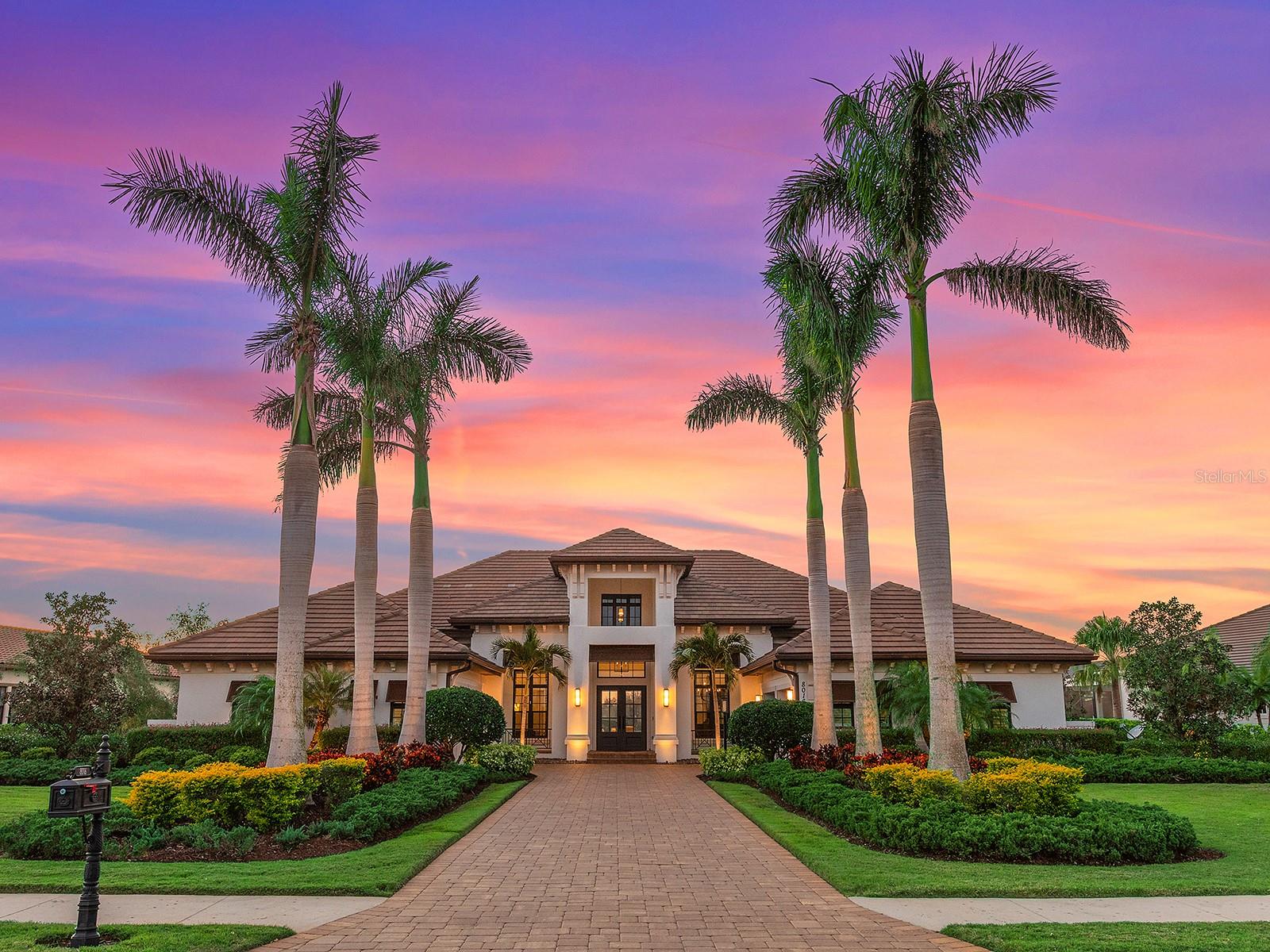 LAKE CLUB - Residential