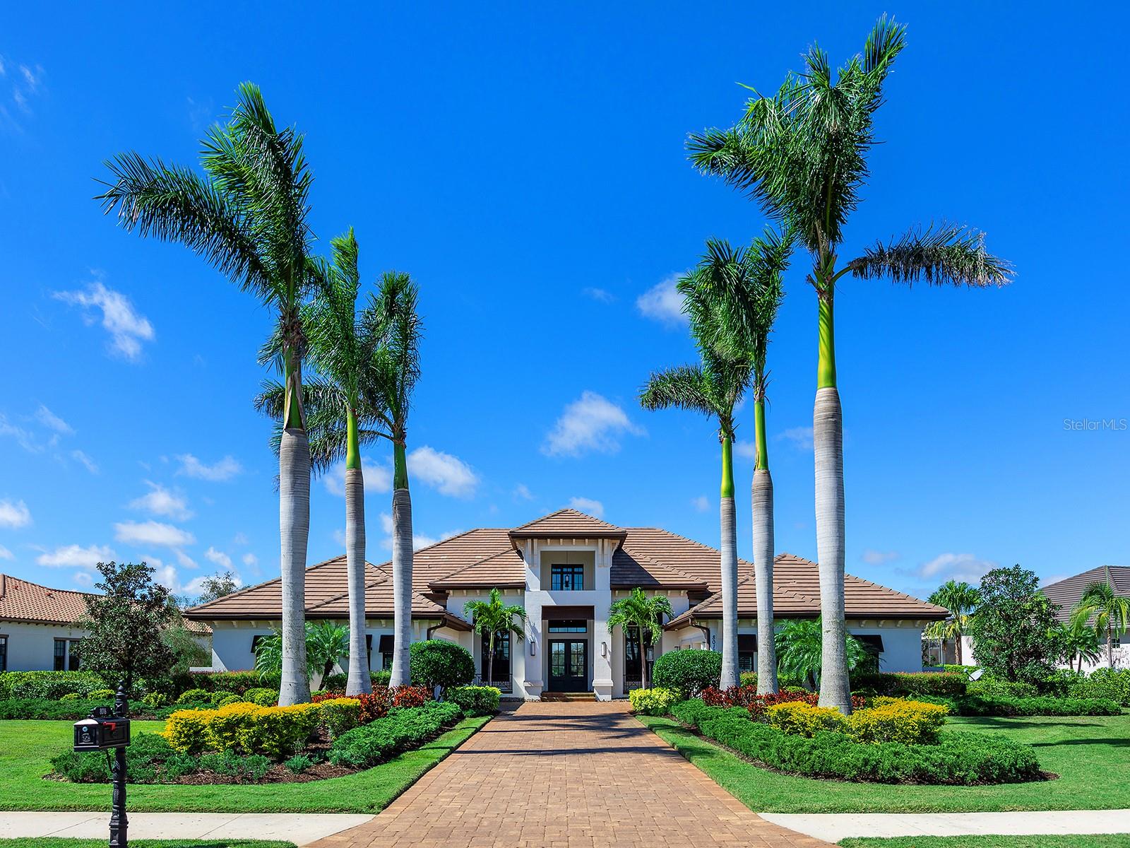 LAKE CLUB - Residential