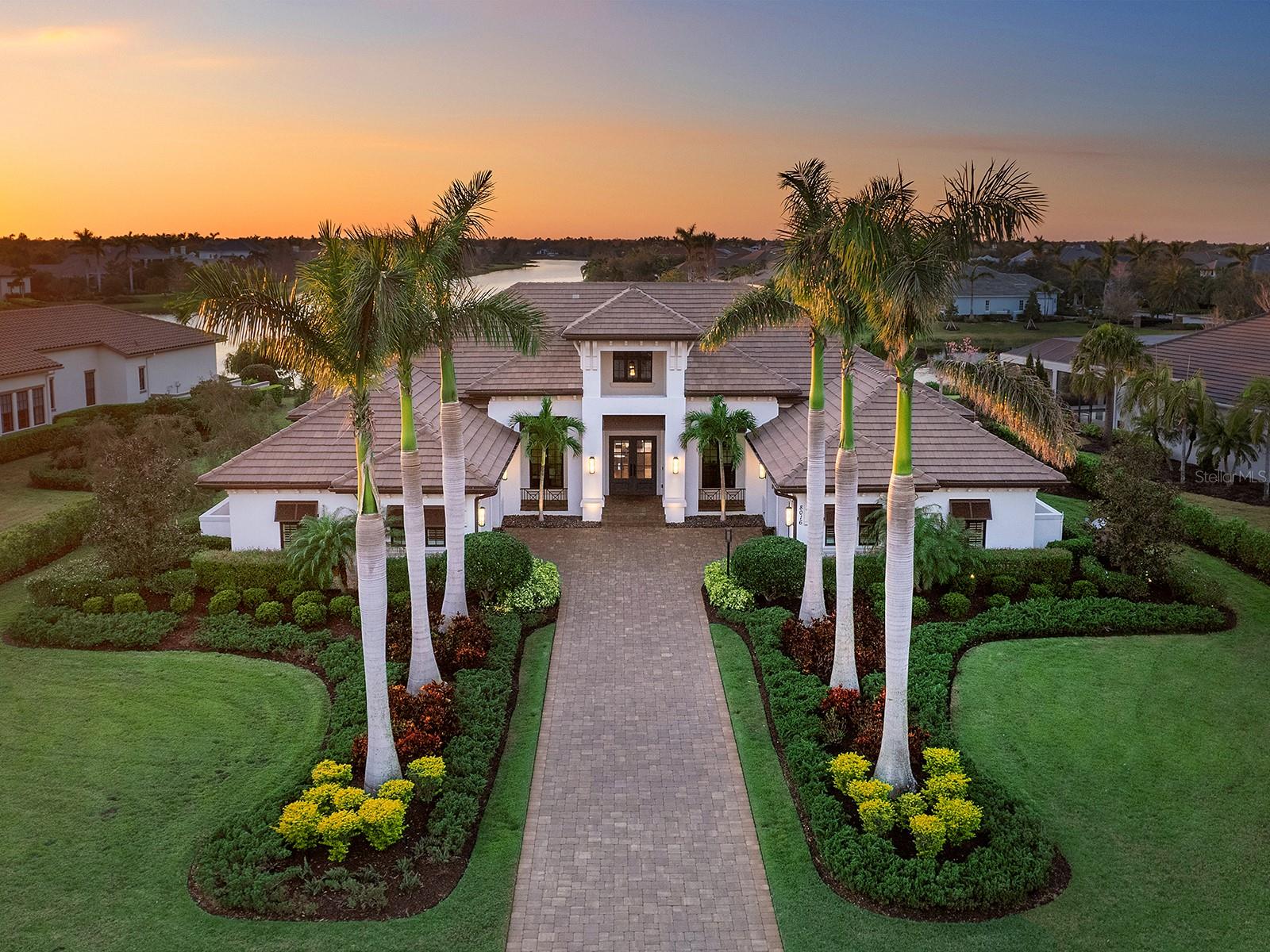 LAKE CLUB - Residential