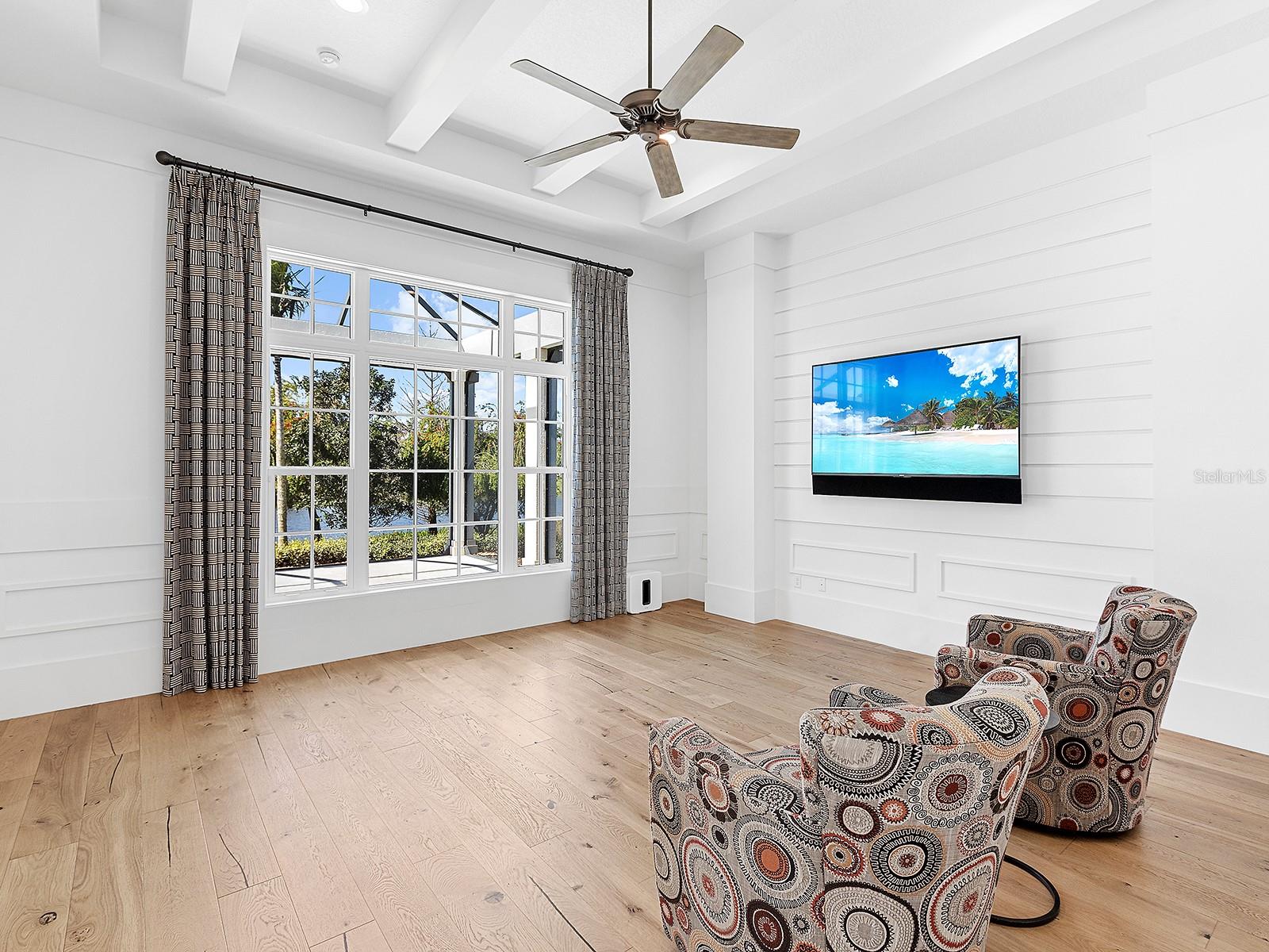 LAKE CLUB - Residential