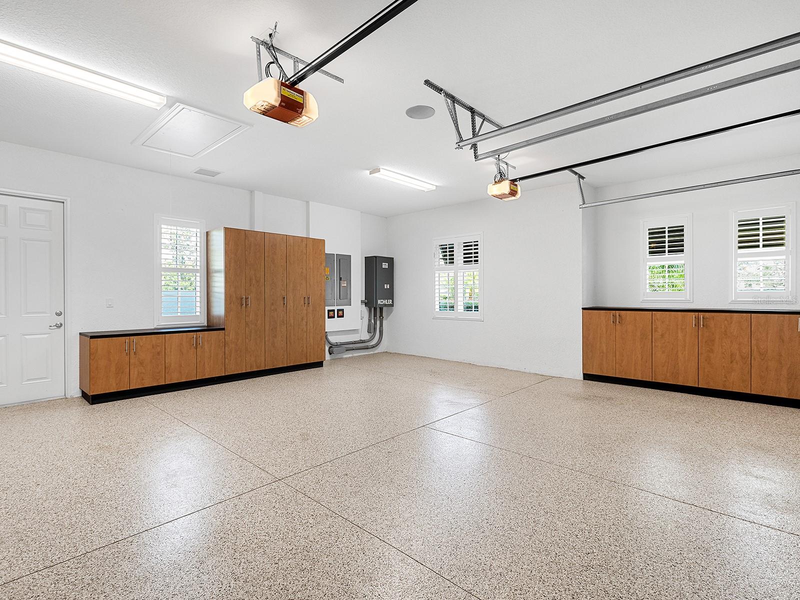 LAKE CLUB - Residential