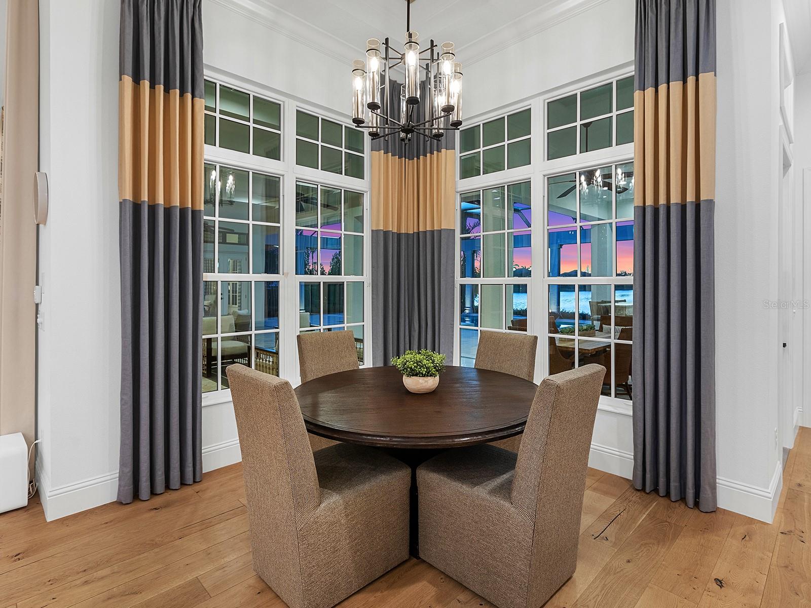 LAKE CLUB - Residential