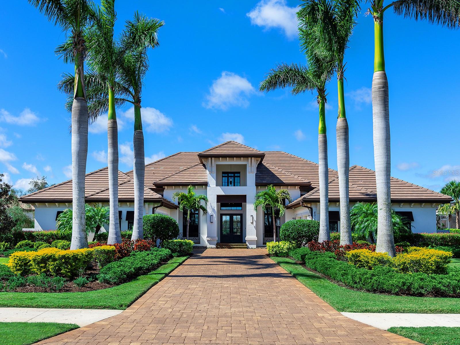 LAKE CLUB - Residential