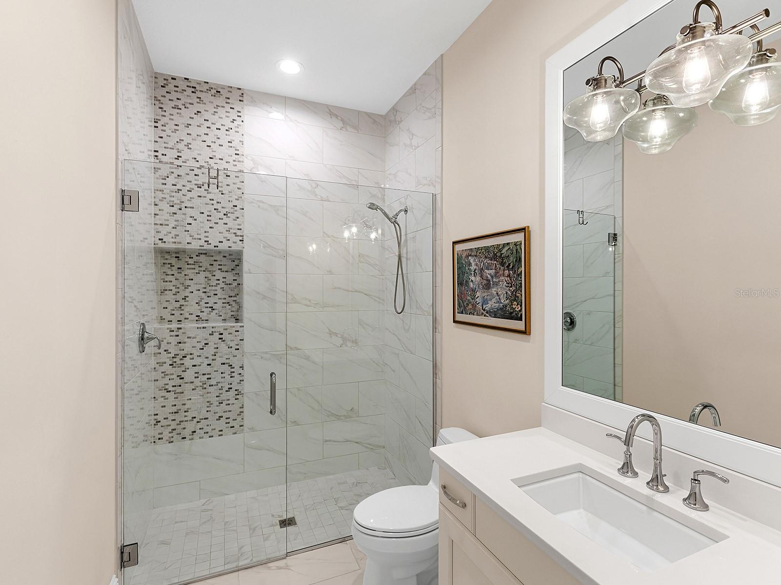 LAKE CLUB - Residential