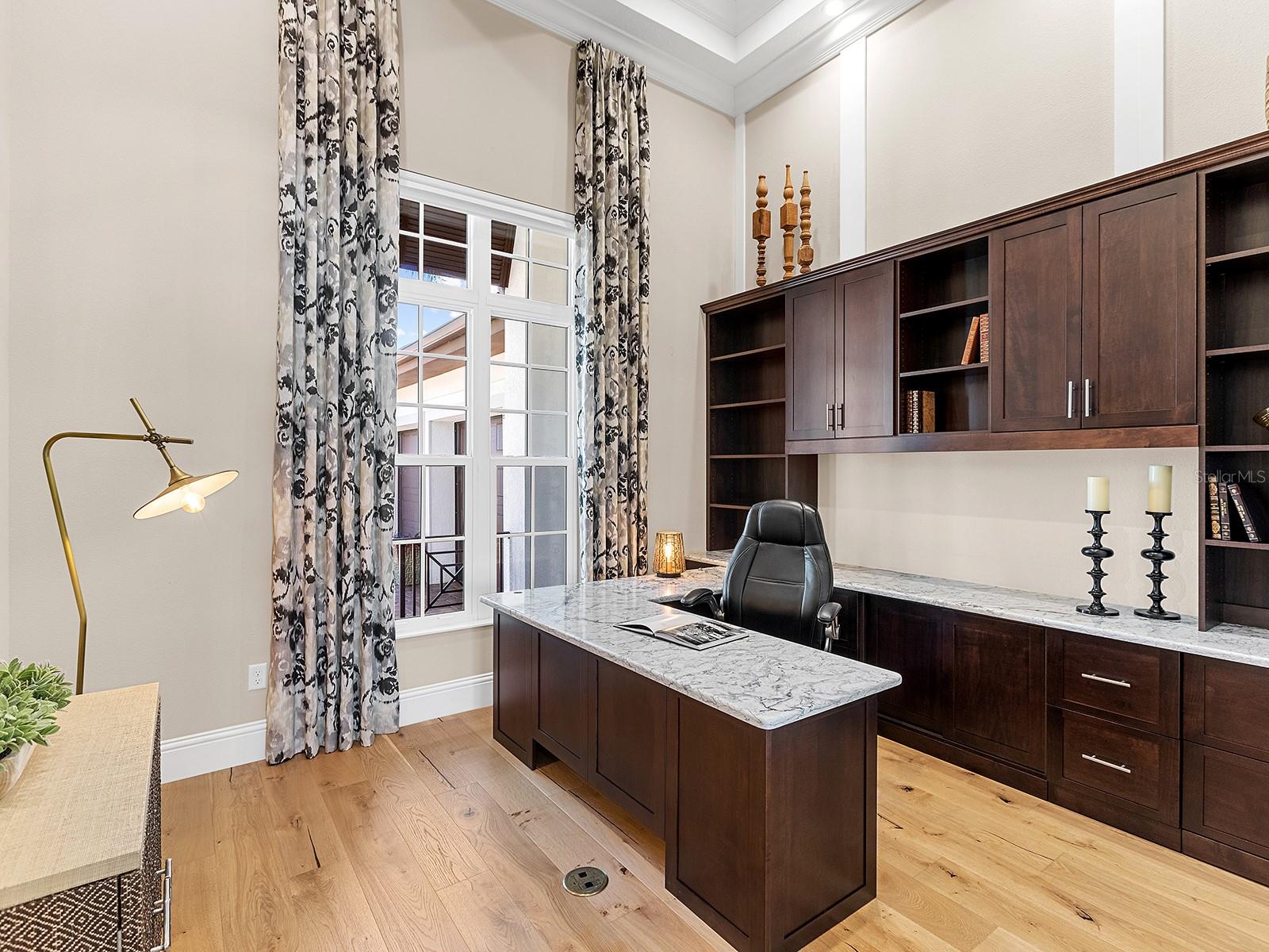 LAKE CLUB - Residential