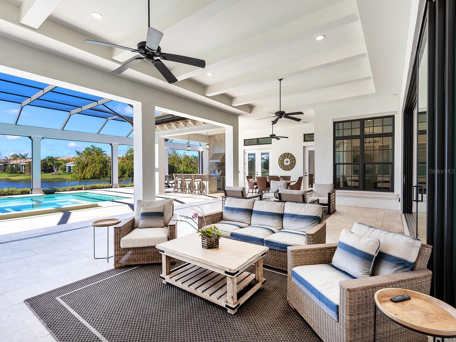 LAKE CLUB - Residential