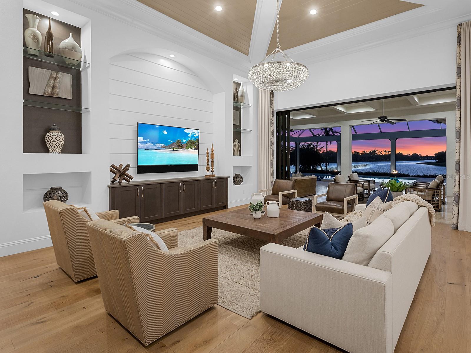 LAKE CLUB - Residential